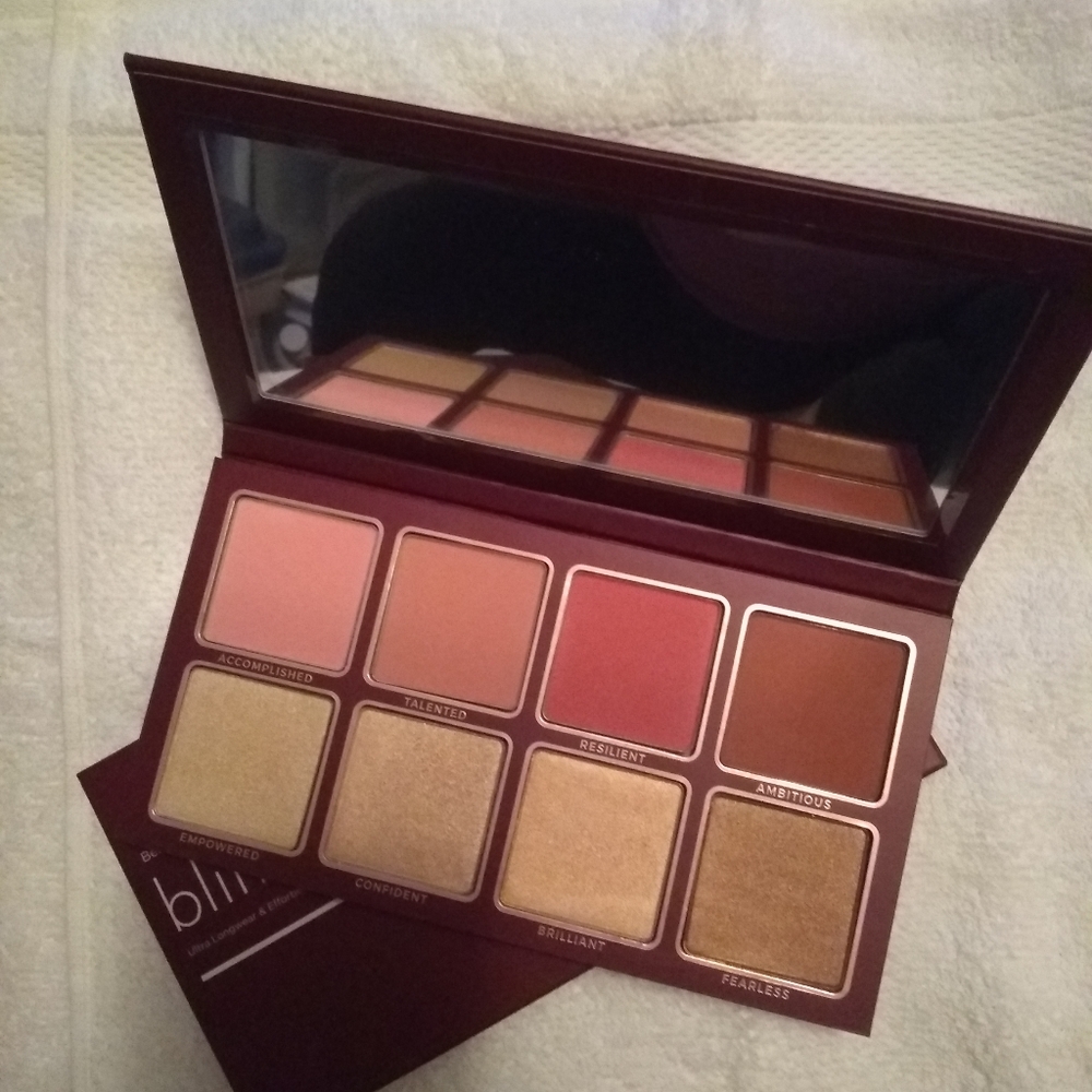 💜2 for $25💜🆕Bling Glow Getter Face Palette🆕